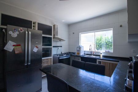 Casa de condomínio para alugar com 300m², 3 quartos e 4 vagasCozinha 