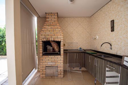 Casa de condomínio para alugar com 300m², 3 quartos e 4 vagasÁrea Externa 