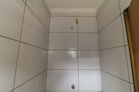 Banheiro de casa para alugar com 1 quarto, 25m² em Vila Carolina, São Paulo
