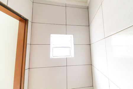 Banheiro de casa para alugar com 1 quarto, 25m² em Vila Carolina, São Paulo