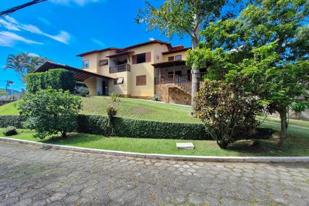 Casa de condomínio à venda com 275m², 4 quartos e 2 vagasFachada