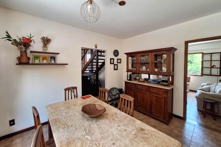 Casa de condomínio à venda com 275m², 4 quartos e 2 vagasSala 2