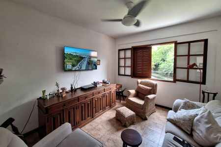 Casa de condomínio à venda com 275m², 4 quartos e 2 vagasSala 3