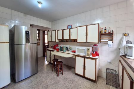 Casa de condomínio à venda com 275m², 4 quartos e 2 vagasCozinha