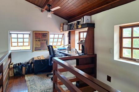 Casa de condomínio à venda com 275m², 4 quartos e 2 vagasMezanino