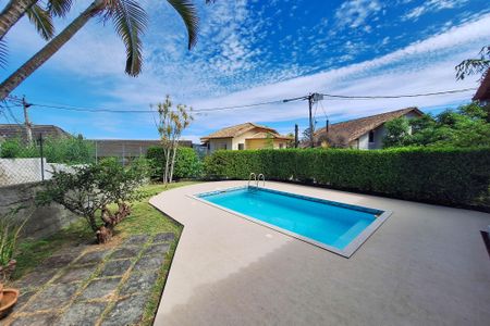 Casa de condomínio à venda com 275m², 4 quartos e 2 vagasQuintal