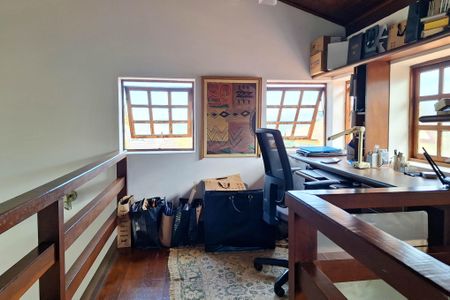 Casa de condomínio à venda com 275m², 4 quartos e 2 vagasMezanino