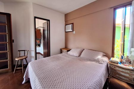 Casa de condomínio à venda com 275m², 4 quartos e 2 vagasSuíte 1