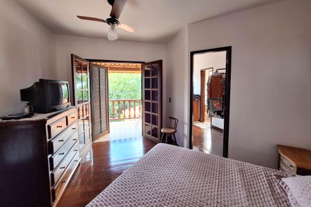 Casa de condomínio à venda com 275m², 4 quartos e 2 vagasSuíte 1