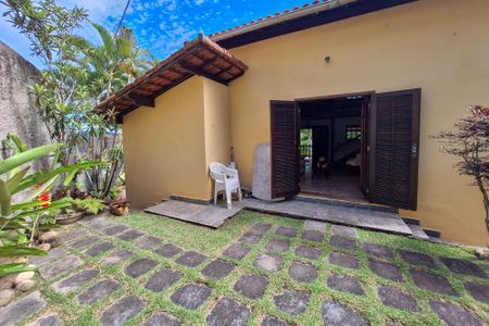 Casa de condomínio à venda com 275m², 4 quartos e 2 vagasQuintal