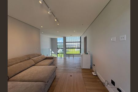 Casa de condomínio para alugar com 500m², 4 quartos e 6 vagasSala do andar superior