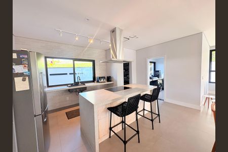 Casa de condomínio para alugar com 500m², 4 quartos e 6 vagasCozinha