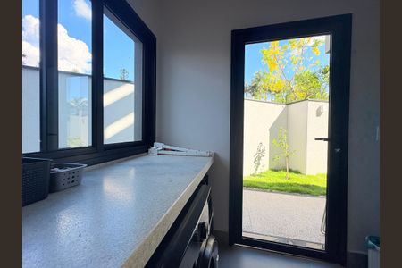 Casa de condomínio para alugar com 500m², 4 quartos e 6 vagasÁrea de Serviço