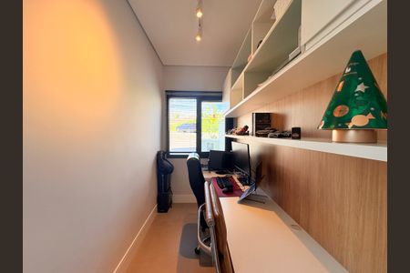 Casa de condomínio para alugar com 500m², 4 quartos e 6 vagasEscritório