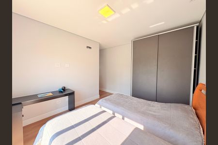 Casa de condomínio para alugar com 500m², 4 quartos e 6 vagasSuíte 1