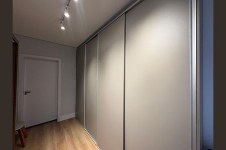Casa de condomínio para alugar com 500m², 4 quartos e 6 vagasSuíte Master - Closet