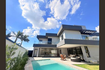 Casa de condomínio para alugar com 500m², 4 quartos e 6 vagasQuintal