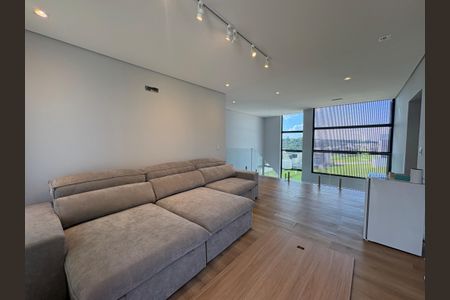 Sala do andar superior de casa de condomínio para alugar com 4 quartos, 500m² em Jardim Samambaia, Jundiaí