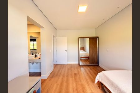 Casa de condomínio para alugar com 500m², 4 quartos e 6 vagasDemi-Suíte 1