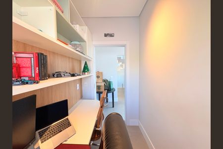 Casa de condomínio para alugar com 500m², 4 quartos e 6 vagasEscritório