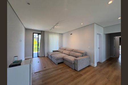 Casa de condomínio para alugar com 500m², 4 quartos e 6 vagasSala do andar superior