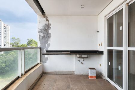 Apartamento à venda com 135m², 3 quartos e 3 vagas Apartamento à venda com 135m², 3 quartos e 3 vagasVaranda