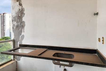 Apartamento à venda com 135m², 3 quartos e 3 vagas Apartamento à venda com 135m², 3 quartos e 3 vagasVaranda