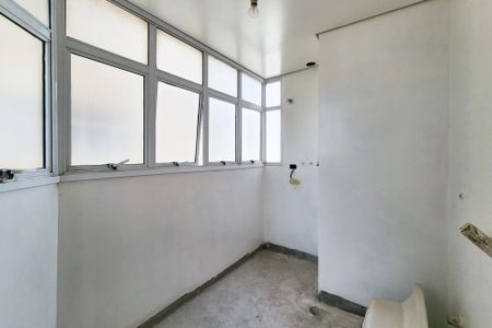 Apartamento à venda com 135m², 3 quartos e 3 vagas Apartamento à venda com 135m², 3 quartos e 3 vagasÁrea de Serviço