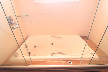 Casa para alugar com 280m², 3 quartos e 2 vagasBanheiro comum