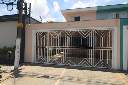 Casa para alugar com 280m², 3 quartos e 2 vagasFachada