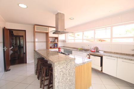 Casa para alugar com 280m², 3 quartos e 2 vagasCozinha