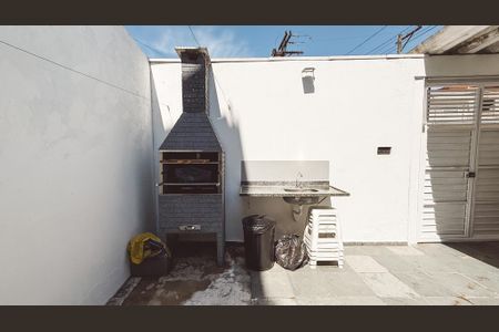 Casa para alugar com 75m², 2 quartos e 2 vagas Casa para alugar com 75m², 2 quartos e 2 vagasChurrasqueira