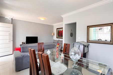 Casa para alugar com 122m², 2 quartos e 2 vagasSala