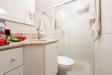 Casa para alugar com 122m², 2 quartos e 2 vagasBanheiro da Suíte 1