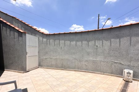 Casa para alugar com 122m², 2 quartos e 2 vagasQuintal