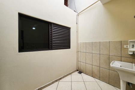 Casa para alugar com 102m², 2 quartos e 1 vaga Casa para alugar com 102m², 2 quartos e 1 vagaÁrea de Serviço