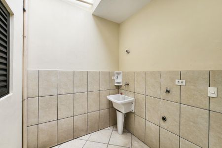 Casa para alugar com 102m², 2 quartos e 1 vaga Casa para alugar com 102m², 2 quartos e 1 vagaÁrea de Serviço