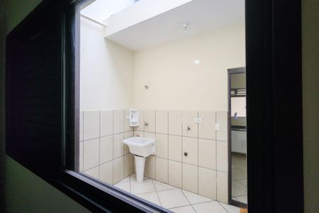 Casa para alugar com 102m², 2 quartos e 1 vaga Casa para alugar com 102m², 2 quartos e 1 vagaBanheiro