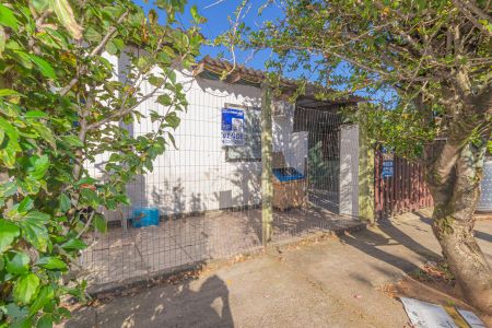 Fachada de casa à venda com 3 quartos, 335m² em Estância Velha, Canoas