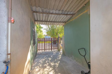 Garagem de casa à venda com 3 quartos, 335m² em Estância Velha, Canoas