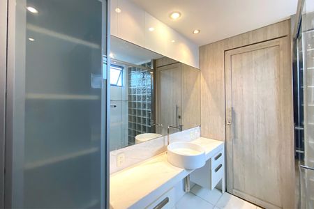 Apartamento para alugar com 110m², 3 quartos e 2 vagasBanheiro da Suíte 1