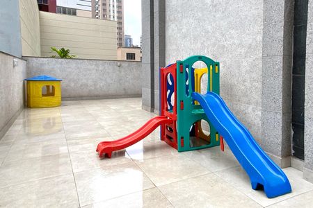 Apartamento para alugar com 110m², 3 quartos e 2 vagasÁrea comum - Playground