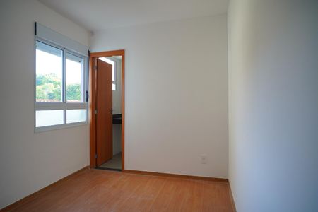 Quarto suite de apartamento à venda com 2 quartos, 55m² em Jardim Carvalho, Porto Alegre