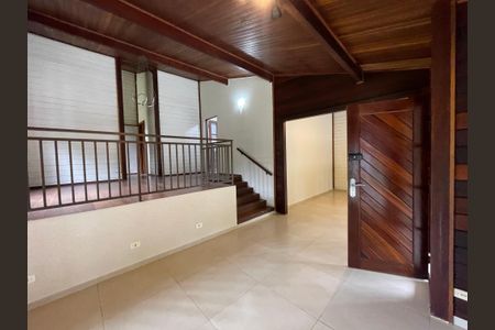 Casa de Condomínio para alugar com 3 quartos, 290m² em Chácara Moinho Velho, Cotia