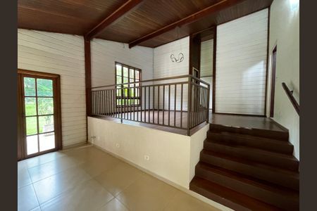 Casa de Condomínio para alugar com 3 quartos, 290m² em Chácara Moinho Velho, Cotia