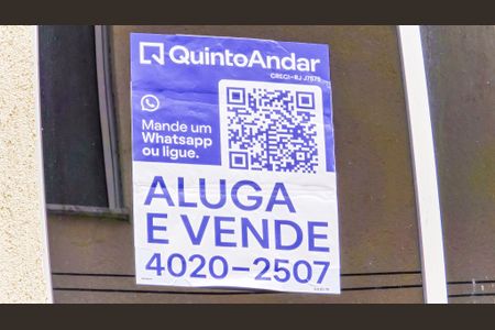 Apartamento à venda com 44m², 2 quartos e 1 vagaFachada do bloco com placa