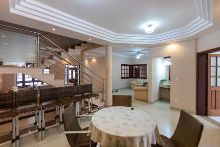 Casa de condomínio à venda com 255m², 3 quartos e 3 vagasSala de Jantar