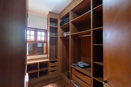 Casa de condomínio à venda com 255m², 3 quartos e 3 vagasCloset da Suíte 2