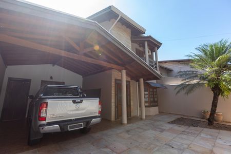 Casa de condomínio à venda com 255m², 3 quartos e 3 vagasFachada da Casa