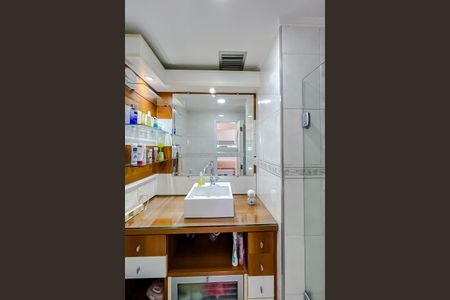 Apartamento à venda com 56m², 3 quartos e 1 vaga Apartamento à venda com 56m², 3 quartos e 1 vagaBanheiro